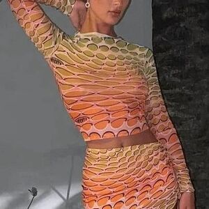 O Mighty Illusion Top- Multicolor Funky Y2K Style Long Sleeve Cropped Top